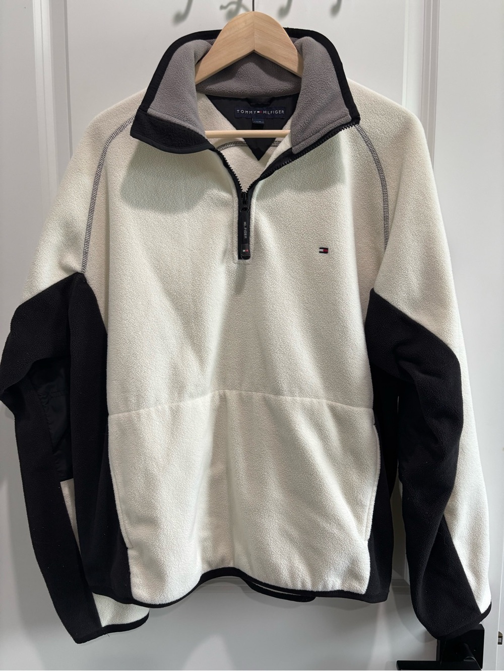 Tommy Hilfiger Men’s Cream and Black Half-Zip Fleece Pullover